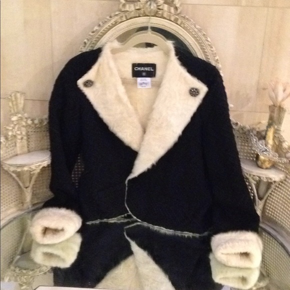 Chanel Paris Moscow 8.5k jacket shearling lined - Picture 2 of 8